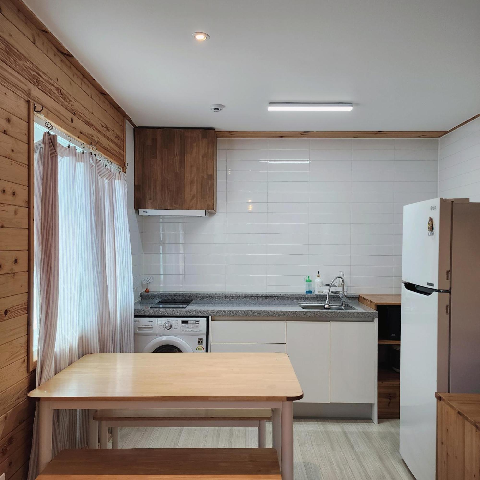 Jeju 542 Pension Seogwipo Extérieur photo