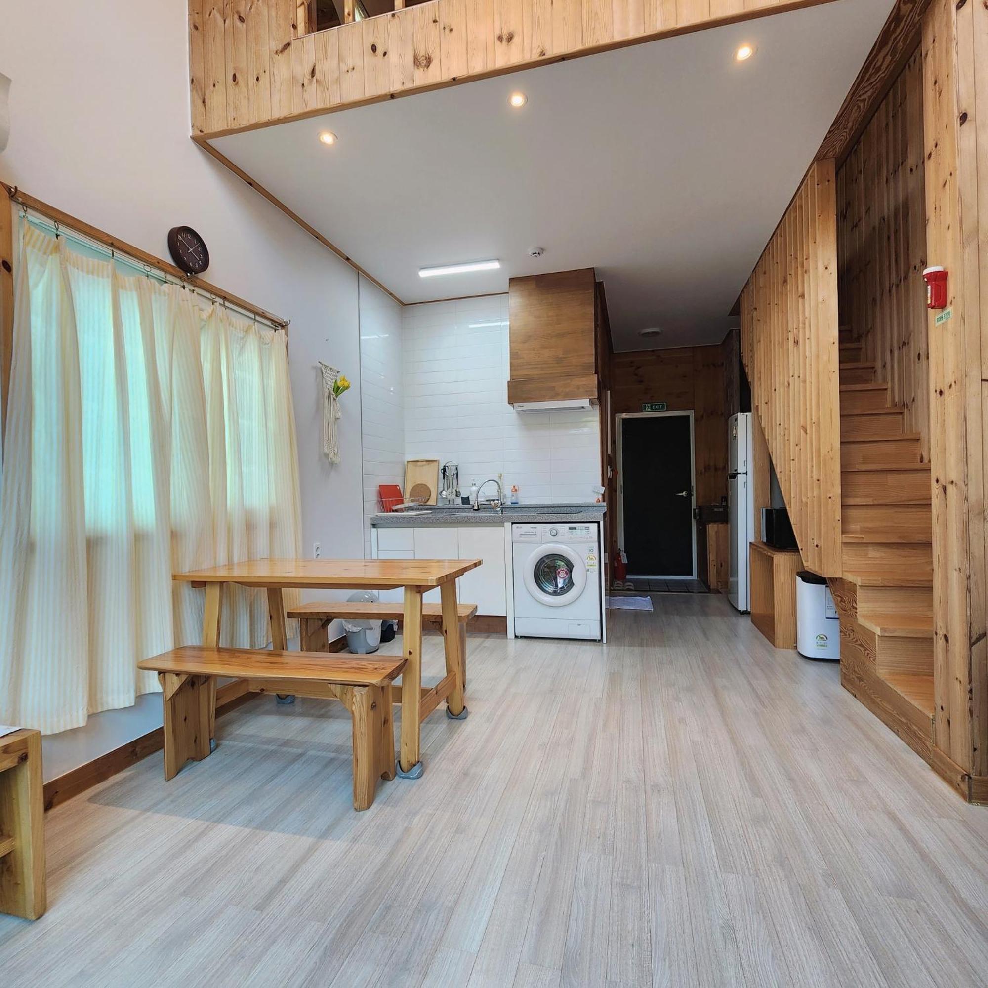Jeju 542 Pension Seogwipo Extérieur photo