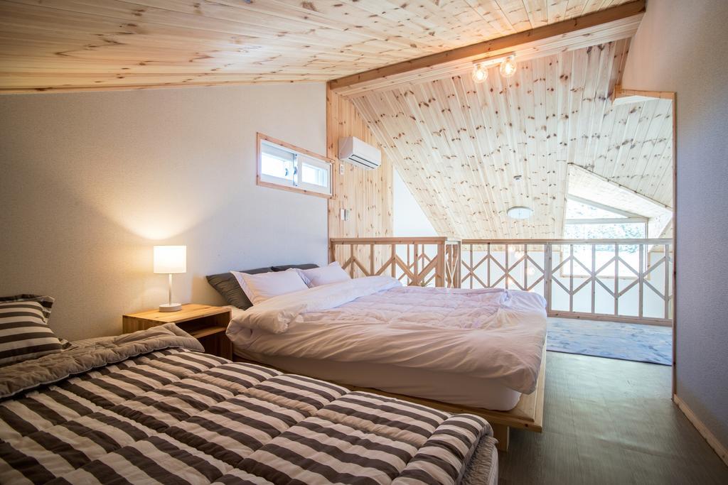 Jeju 542 Pension Seogwipo Chambre photo