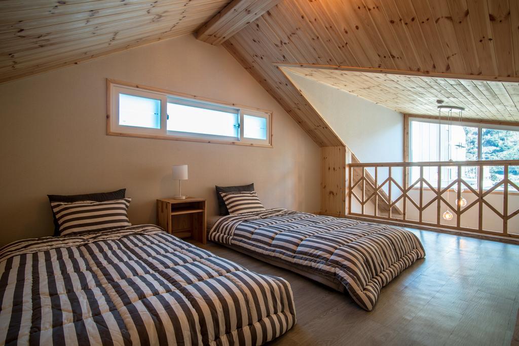 Jeju 542 Pension Seogwipo Chambre photo
